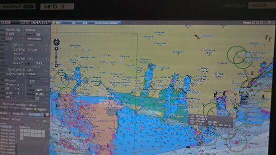 Mit Schrecken sehe ich einen Tag vor der Ankunft auf der Navigationskarte,  dass wir  Busan New Port (da wo die roten Kreise sind) und nicht Busan old port (grüne Kreise) ankommen. Das heisst 30 km vom Hafen zum Hotel mit dem Rad.