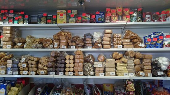 In diesen kleinen Dorfläden fühle ich mich wie im Keksparadies