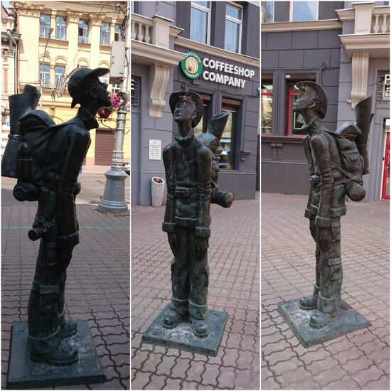 Wanderer oder Tourist?- den erstaunten Blick findet man bei beiden. Bei den einem richtet er sicher auf die überwältigende Natur am Baikalsee, bei den anderen auf das sich sprunghaft entwickelnde Russland