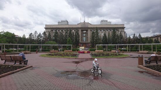 Schaukeln rund um den Platz