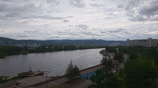 Den Naturpark Stolby sehe ich nur aus der Ferne. Er ist ein Naherholungsgebiet für die Krasnojarsker Bevölkerung mit vielen Wanderwegen