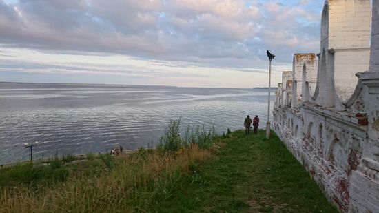 Angler schenken uns geräucherten Fisch