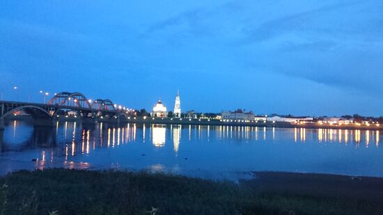 Rybinsk bei Nacht...
