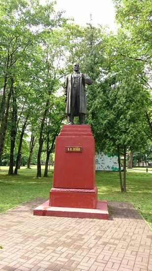 und in jeder Stadt steht ein Lenindenkmal