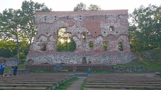 Open Air Bühne in den Ruinen der Ordensburg