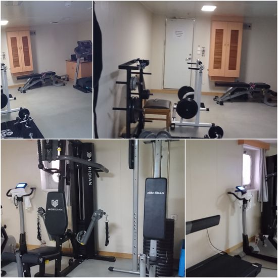 Fitnessraum auf dem Schiff