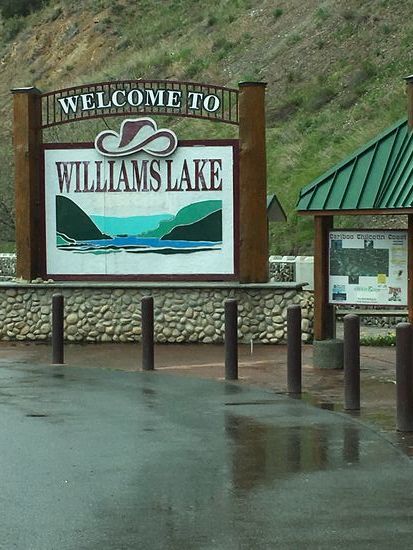 Exakt am Ortseingang hörte es auf zu regnen