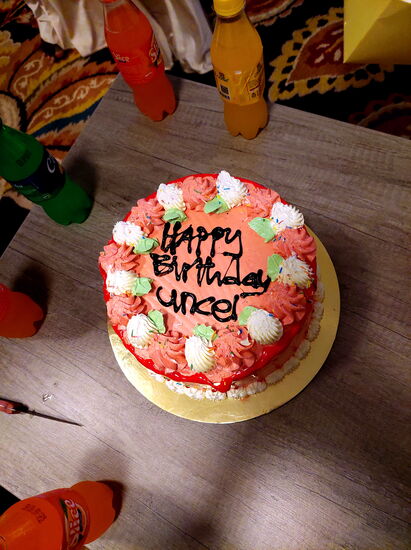 Torten sind in Gambia immer bunt