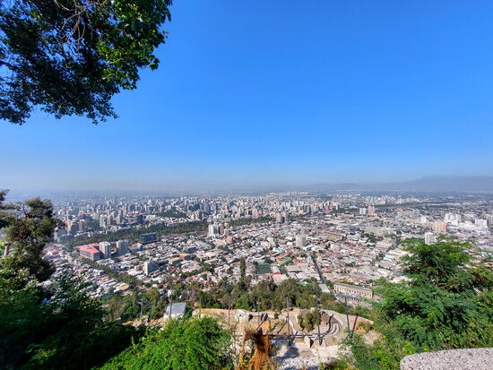 Blick über Santiago vom Cerro San Cristóbal