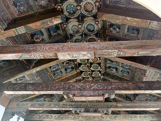 Holzdecke der Kathedrale