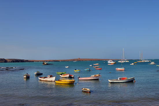 Fischerboote in der Bucht von Sal Rei