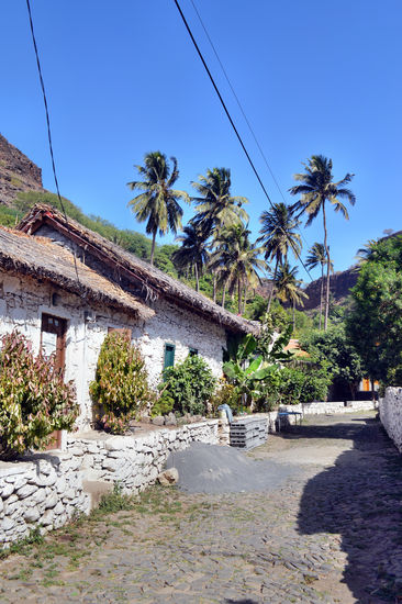Nachdem Cidade Velha von der UNESCO zum Weltkulturerbe ernannt wurde, konnte die historische Rua Banana mit finanzieller Unterstützung der Vereinten Nationen restauriert werden.
