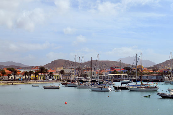 Von der Fähre nach Santo Antão aus hat man wohl den schönsten Blick auf den Hafen von Mindelo.