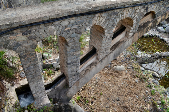 Das Bewässerungssystem im Vale do Paúl ist sehenswert!