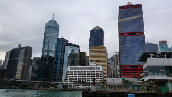 Hongkong Island von der Macau-Fähre aus
