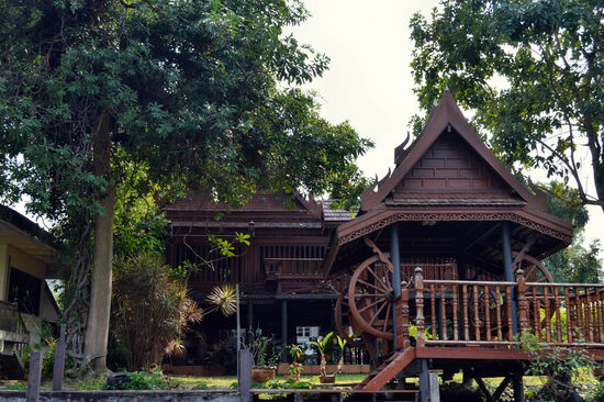 Ehemalige Mühle am Khlong, heute ein Guesthouse