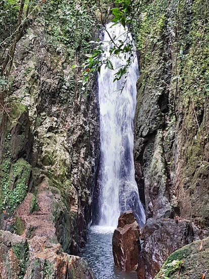 Bang Pae-Wasserfall im Naturpark Khao Phra Thaeo