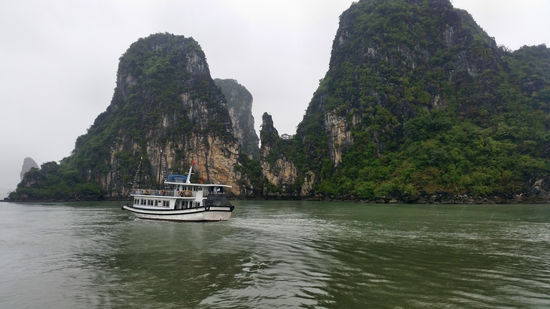 Weltnaturerbe im Regen - Ha Long Bay