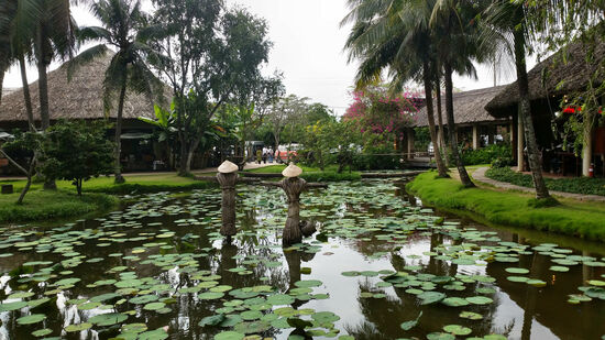 "Mekong Rest Stop" - eine weitläufige Anlage mit mehreren Lokalen
