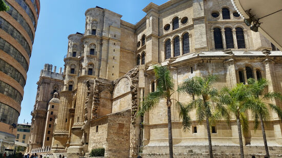 „La Manquita“ (Die Einarmige) - die Kathedrale von Málaga heißt offiziell Santa Iglesia Catedral Basílica de la Encarnación