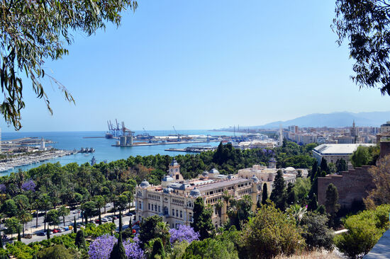 Blick auf die Universität und den Hafen von Málaga
