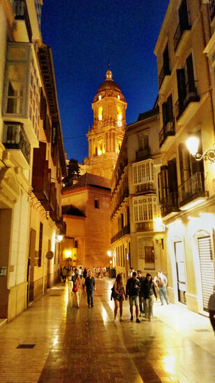 Abendlicher Blick auf den Turm der Kathedrale