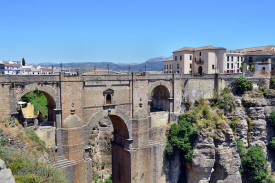 Der Puente Nuevo verbindet die beiden alten Ortsteile von Ronda
