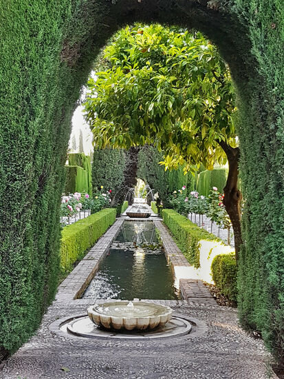 Wasser und Grün in den Gärten des Generalife