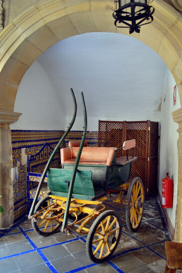 Die kleine Kutsche steht in einer Ecke des Patio des "Ordoñez Sandoval"