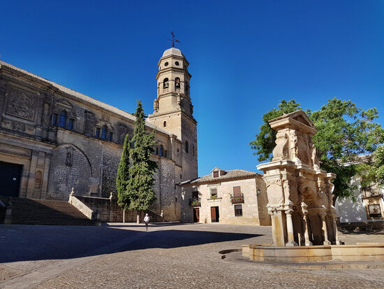 Kathedrale und Brunnen Santa Maria in Baeza