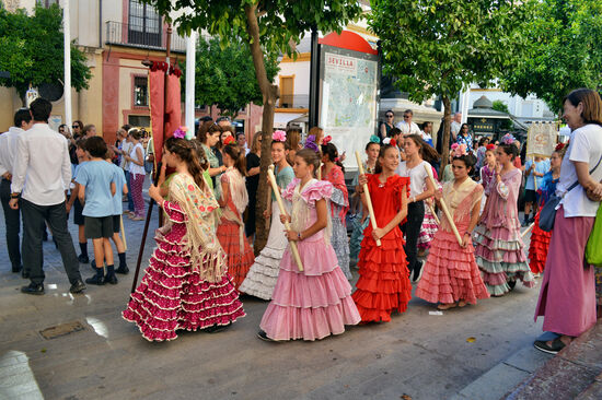 Jugendliche Teilnehmerinnen an der "Cruz de Mayo"-Prozession