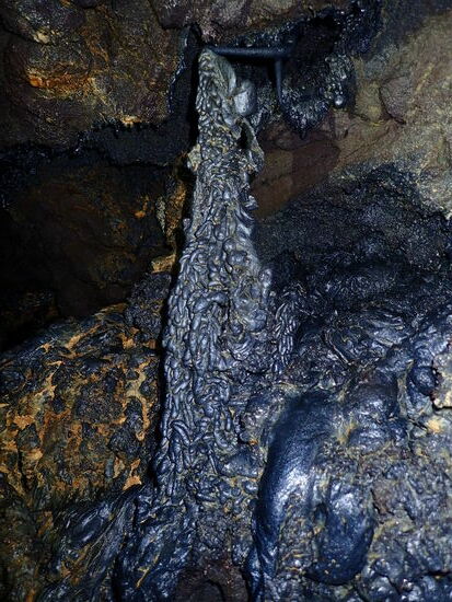 Faszinierende Formationen im "Tunnel bleu"