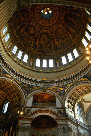 Blick ins Innere der Kuppel der St Paul's Cathedral