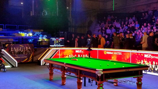 Alles wartet auf die Spieler beim Snooker Masters