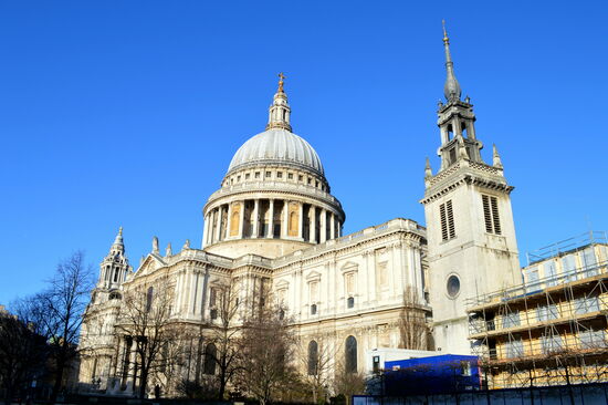 St. Pauls's Cathedral im Sonnenschein