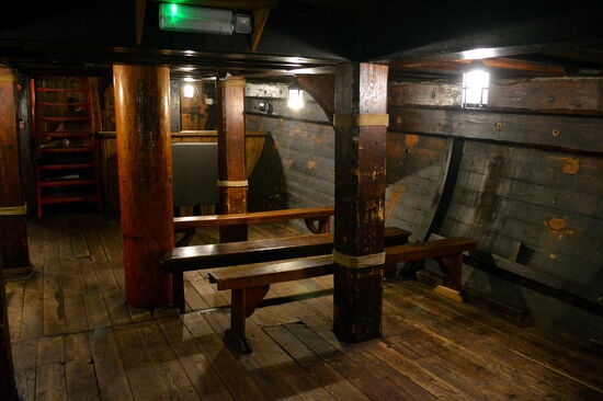 Im Inneren der "Golden Hinde"