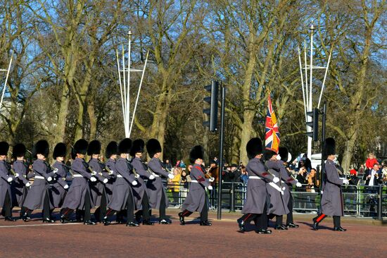 New Guards auf dem Weg Richtung St James's Palace