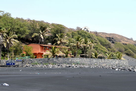"Tortuga B&amp;B" am schwarzen Strand
