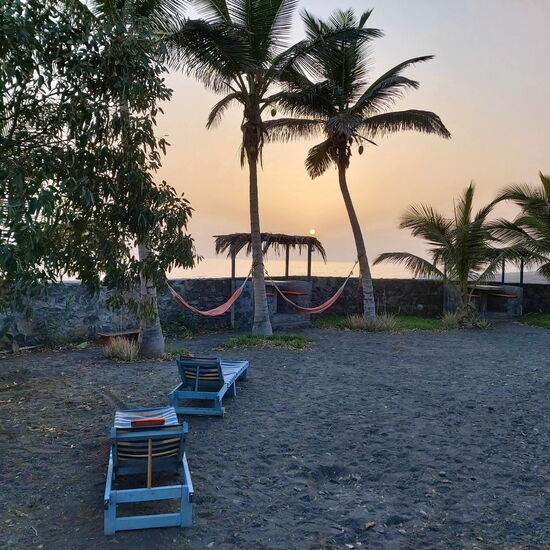 In der Anlage des "Tortuga B&amp;B" kurz vor Sonnenuntergang