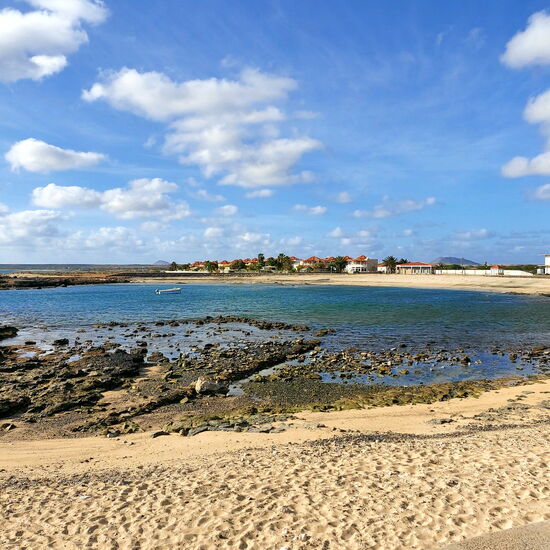 Die schöne Bucht des Murdeira Village