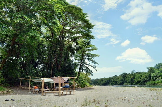 Rastplatz direkt am Fluss