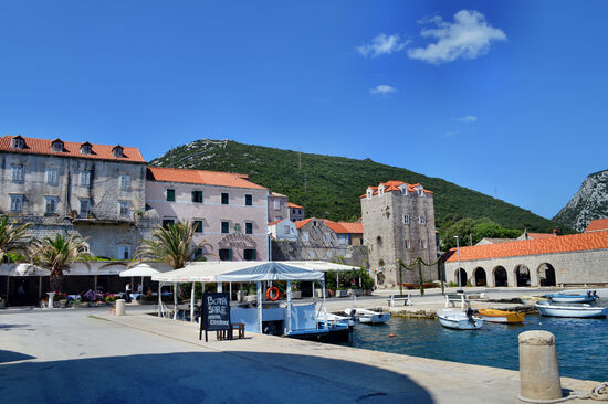 Am Hafen von Mali Ston