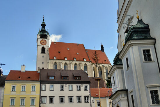 Blick zur Piaristenkirche in Krems