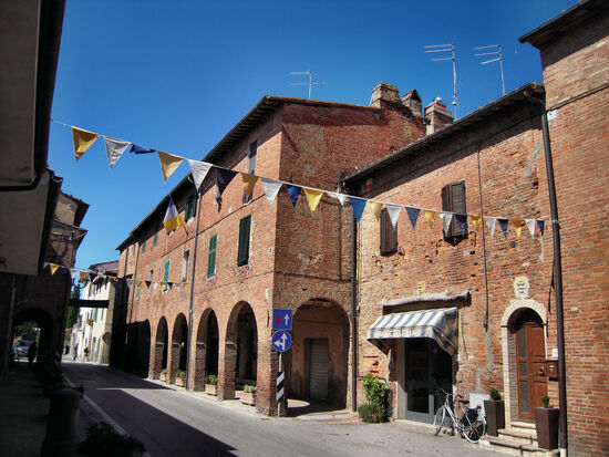 Die Hauptstraße von Paganico