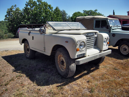 Der uralte Landrover