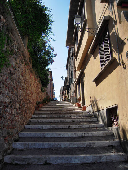 In der Altstadt von Talamone