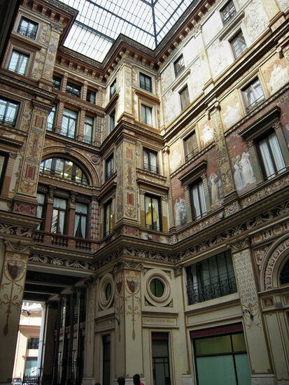 Innenhof des Palazzo Sciarra