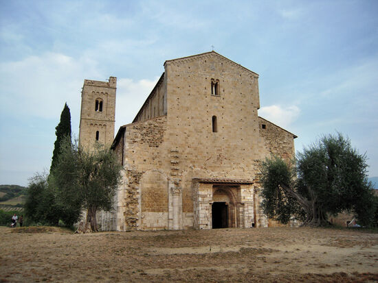 Angeblich wurde Sant'Antimo von Karl dem Großen gestiftet