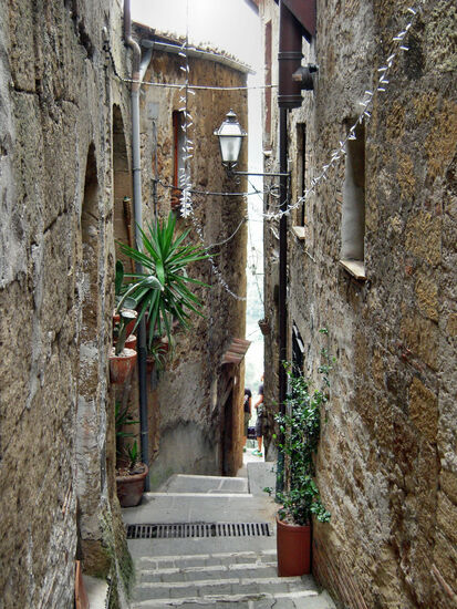 Eine von vielen Gassen in Pitigliano