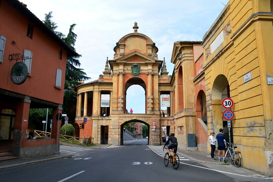 Arco di Meloncello in Bologna